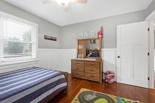 Building Photo - 121 S Main St