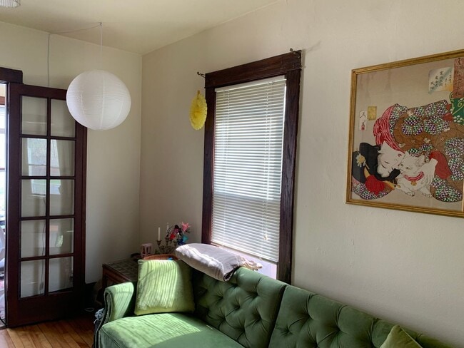 Building Photo - 418 S Orchard St