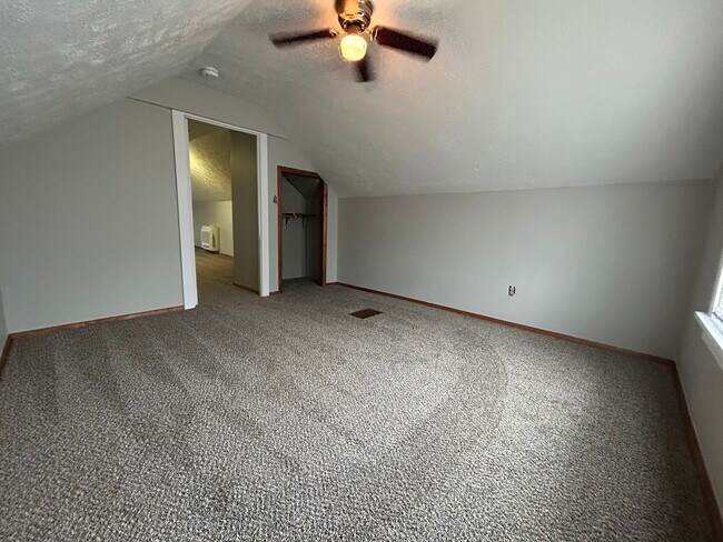 Building Photo - 4562 Charles St