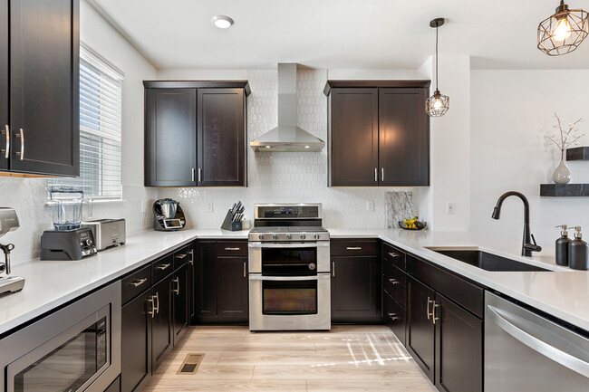 Building Photo - 2849 W 69th Ave