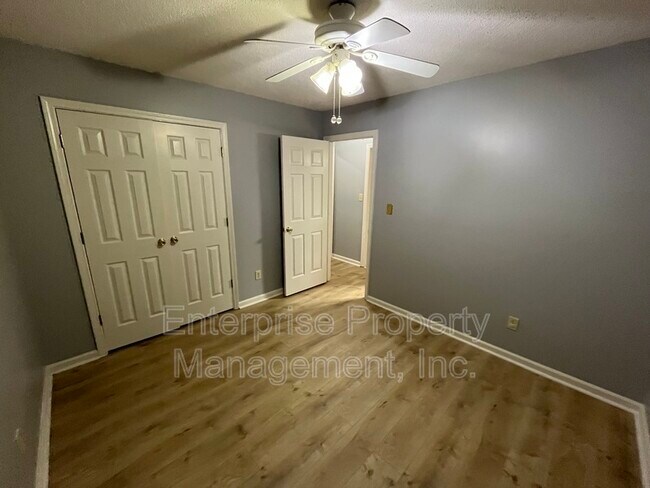 Building Photo - 6986 Parkbrook Ln