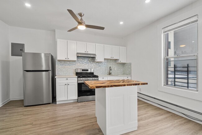 Building Photo - 149 Culver Ave