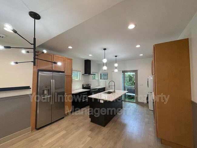 Building Photo - 1264 Lyle Pl NW