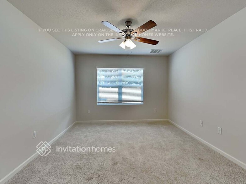 Building Photo - 1375 Valencia St SE