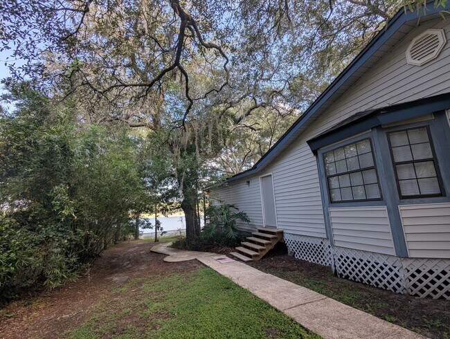 Building Photo - Lakefront Living on Little Lake Geneva – Main Home + Private In-Law Suite!