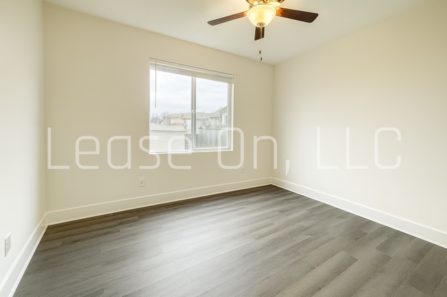 Building Photo - Spacious 3 Bedroom Home in Chalet Ridge with Large Yard