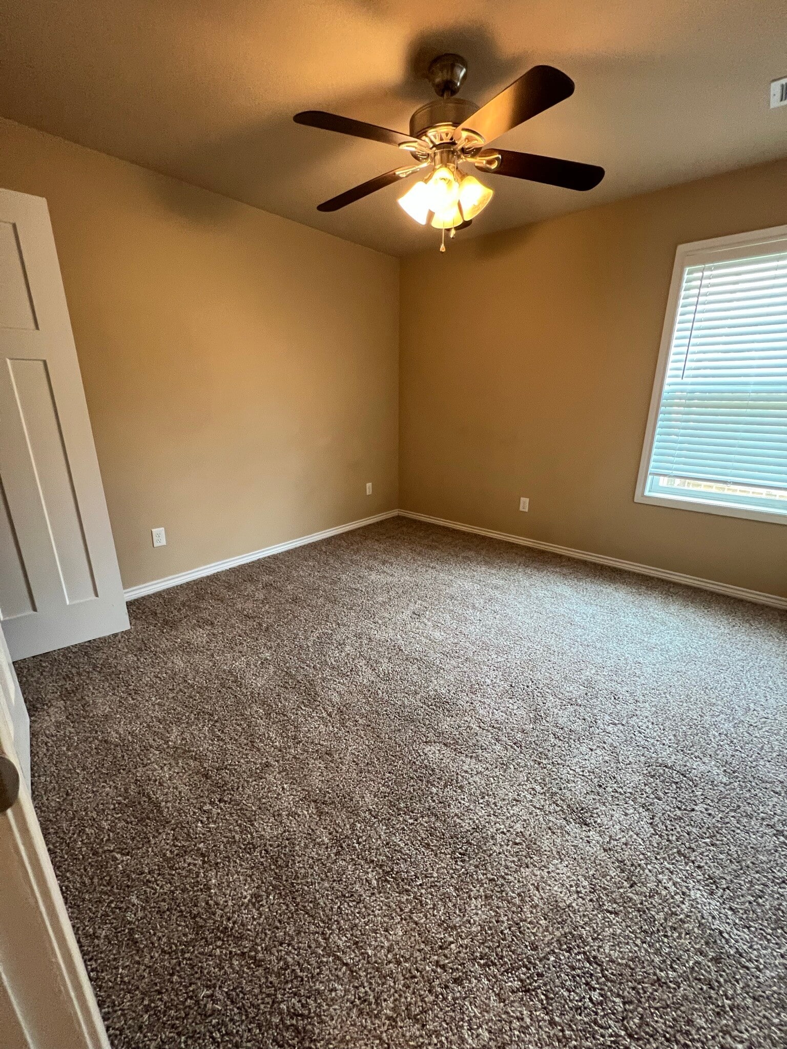 Building Photo - 3601 Davidson Dr