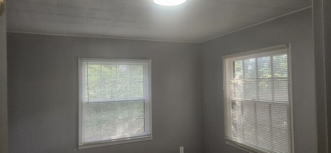 Building Photo - 4004 Lightfoot Mill Rd