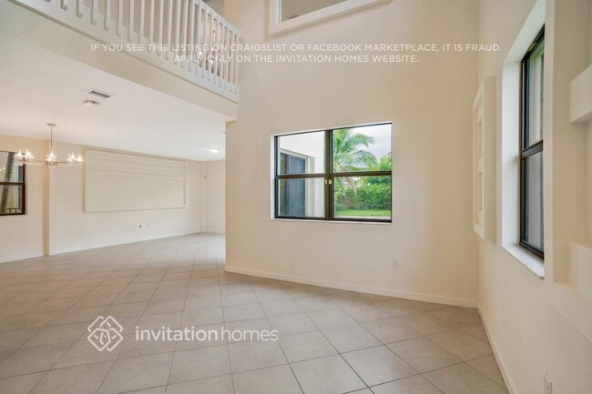 Building Photo - 132 NE 27th Terrace