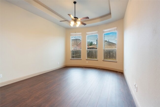 Building Photo - 917 Lake Meadow Ln