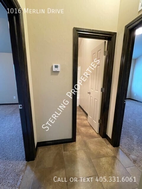 Building Photo - 1016 Merlin Dr