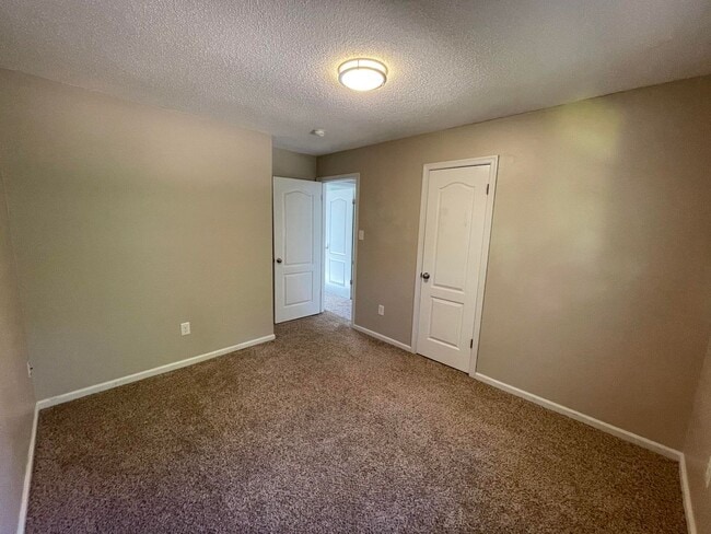 Building Photo - Virginia Beach Gem – 3 Bed, 2.5 Bath with Fenced Yard & Modern Upgrades