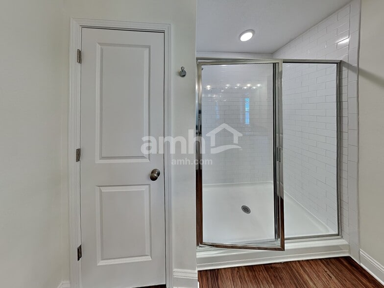 Building Photo - 99 Olivewood Pl