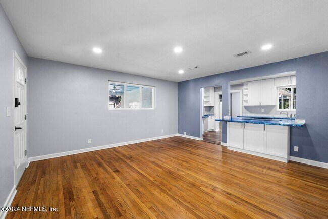 Building Photo - 4007 Aldington Dr