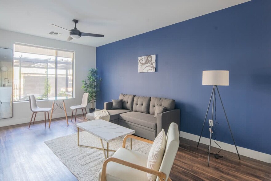 Building Photo - 701 W Rio Salado Pkwy