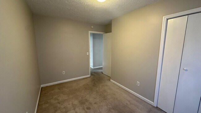 Building Photo - 1414 23rd Ave N