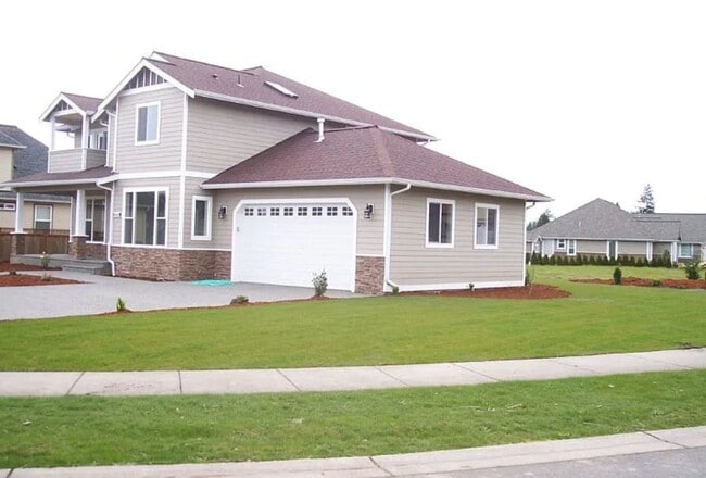 Building Photo - Beautiful 3 Bedroom in Private Community!