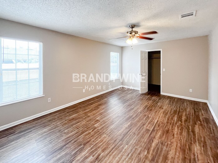 Building Photo - 3931 Hunters Lake Cir W