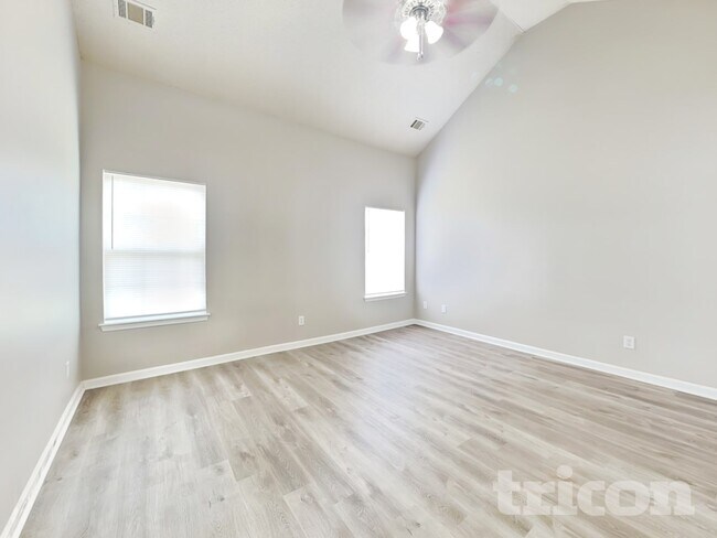 Building Photo - 805 Marcus Ln