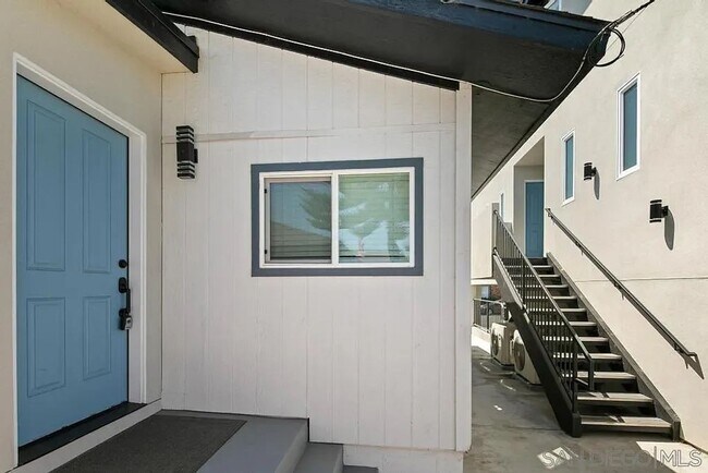 Building Photo - 721-27 E 22nd St