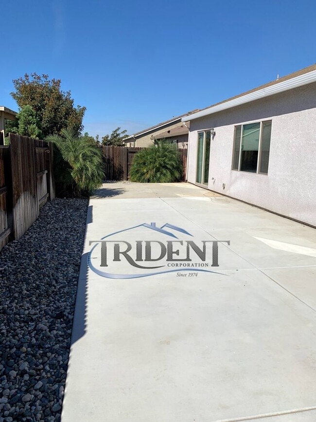 Building Photo - This a Beautiful newer 3 bedroom, 2 bath house