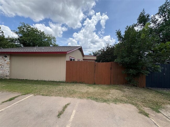 Building Photo - 10307 Burmaster Ln