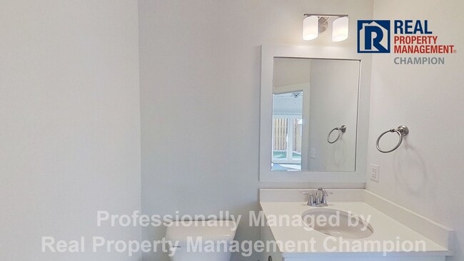 Building Photo - Newly Constructed Luxury Townhomes in Porters Neck