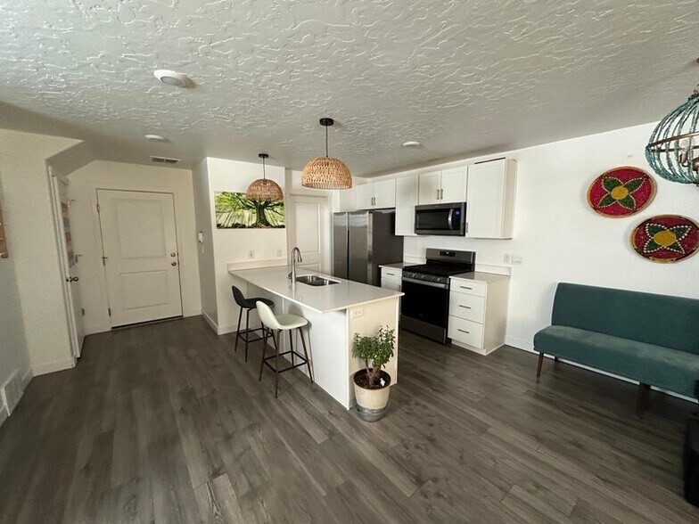 Building Photo - 624 N Canvasback Dr