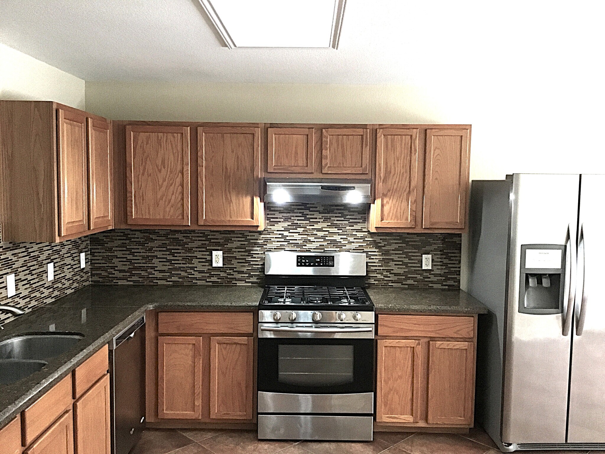 Building Photo - 216 Fall Creek Dr
