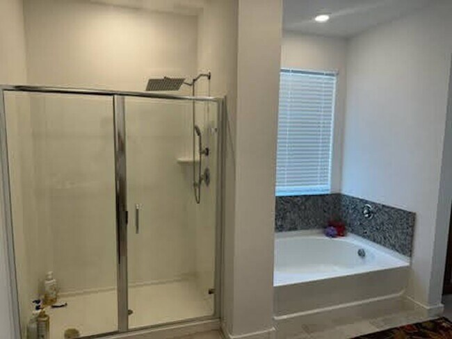 Building Photo - Beautiful 5 bed in Litchfield Park!