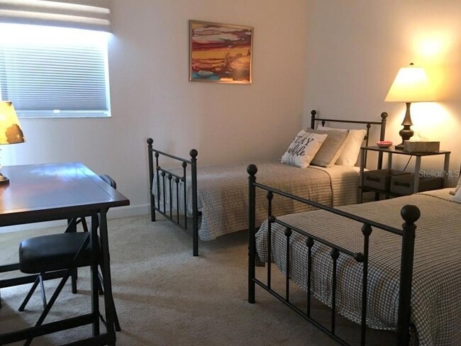 Building Photo - 6640 7th Ave Cir W