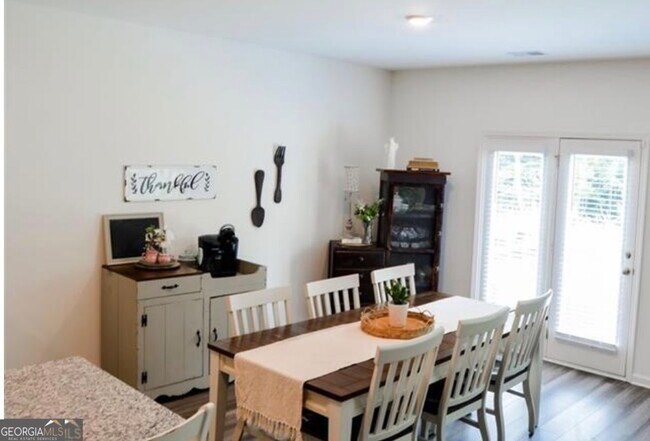 Building Photo - 7584 Saffron Ave