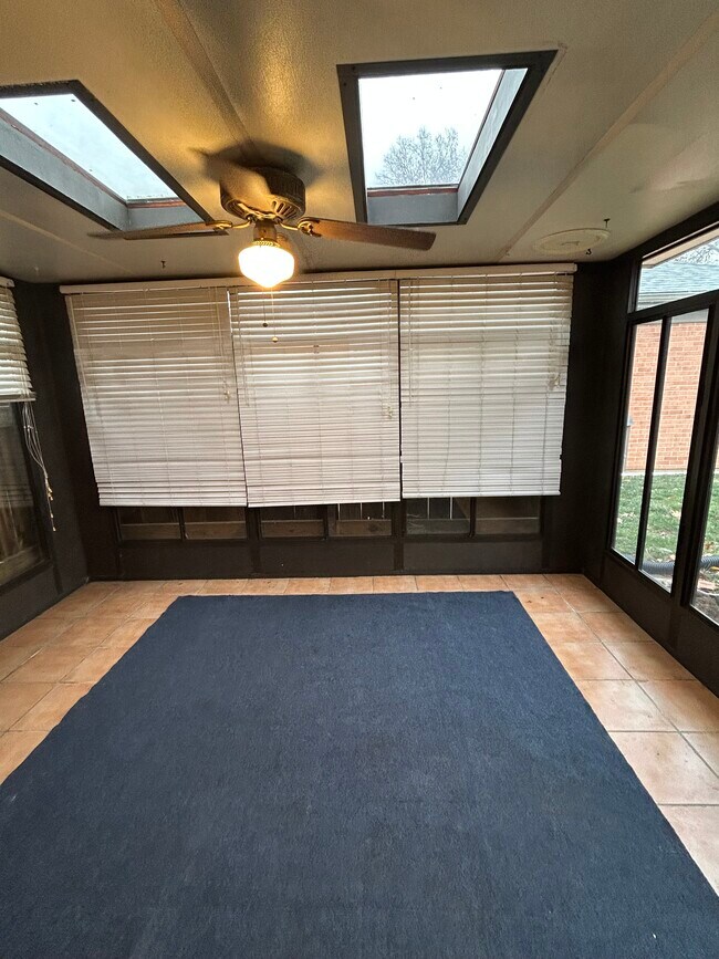 Building Photo - 5470 Dunmore Dr