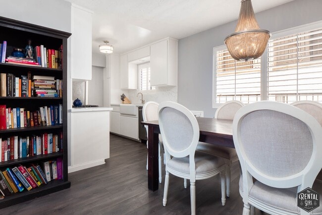 Building Photo - 12119 Rochester Ave