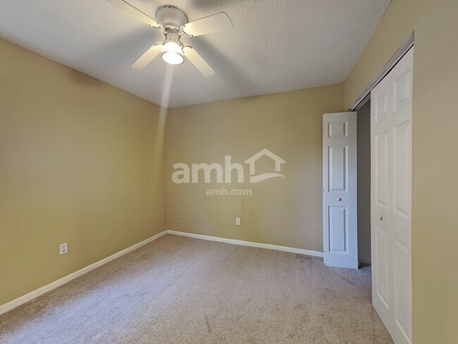 Building Photo - 219 Ashridge Way