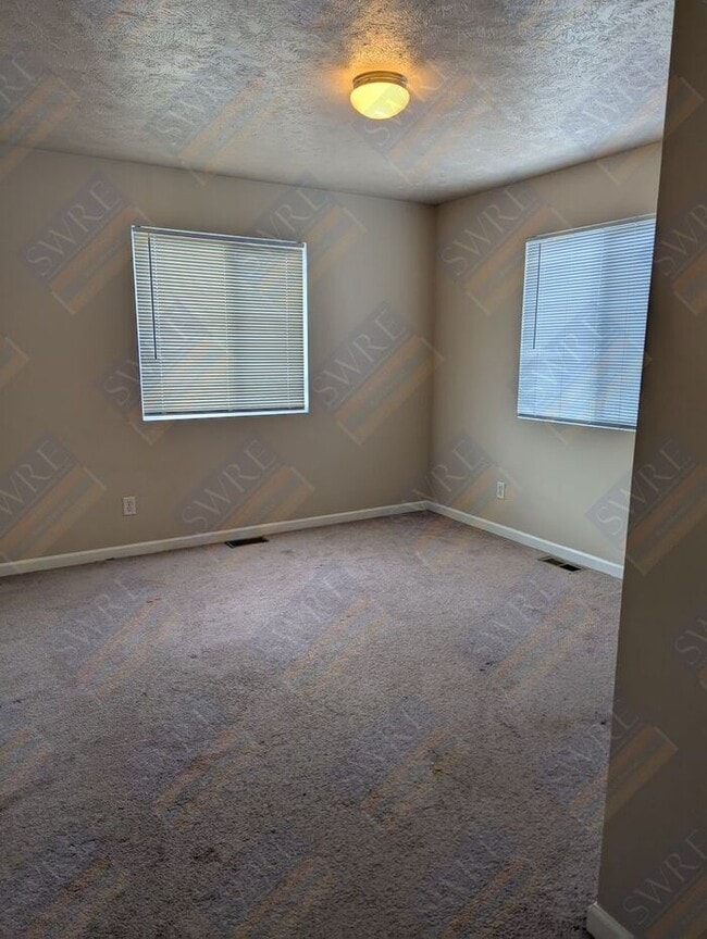 Building Photo - 3 Bedroom 2.5 Bath Townhouse