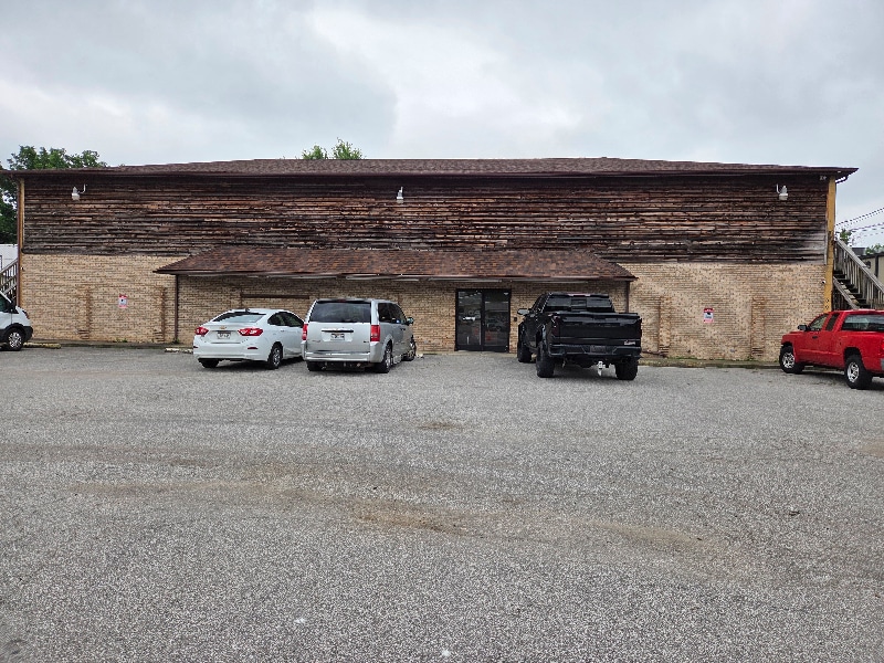 Building Photo - 6908 MacCorkle Ave