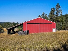 Building Photo - 2001 Manufactured Home on 160 Acre Farm ne...