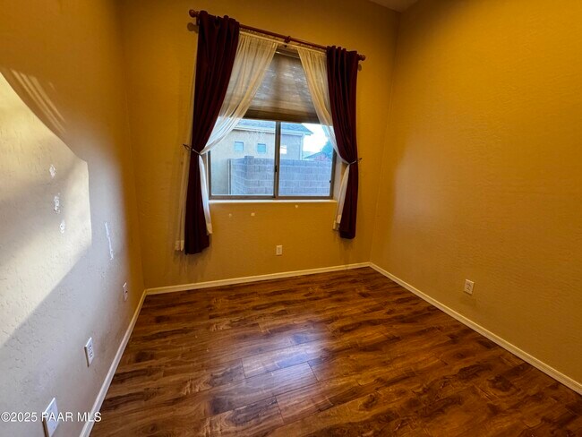 Building Photo - 5320 N Bremont Way