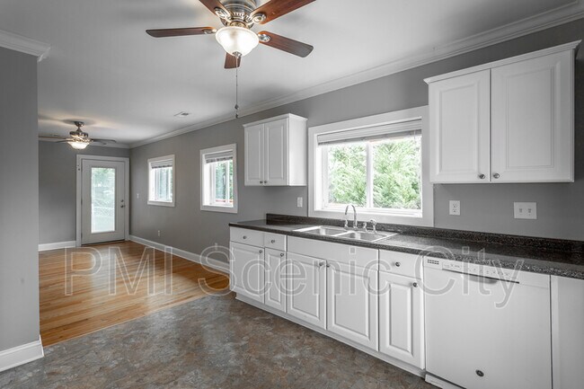 Building Photo - 416 Jadie Ln