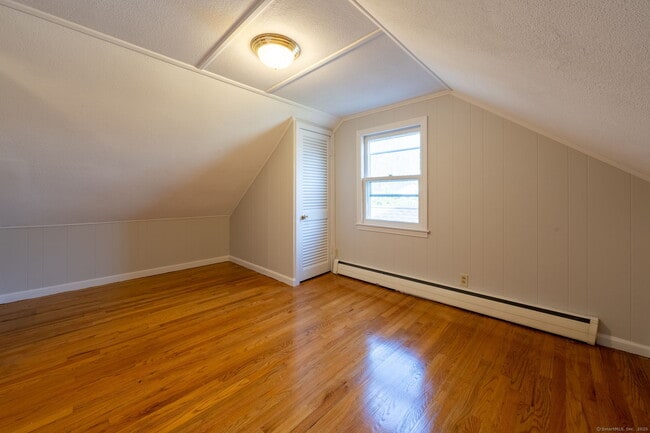 Building Photo - 10 Woodland Ter 1
