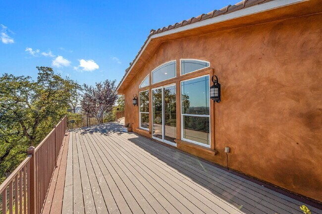 Building Photo - Luxury Hilltop Rental Retreat Overlooking the Cosumnes River Canyon