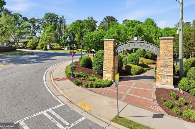 Building Photo - 6740 Castleton Dr NW