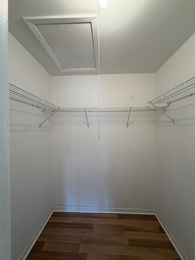 Building Photo - 380 Pierce Ct