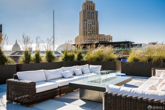 Building Photo - 1075 Market St