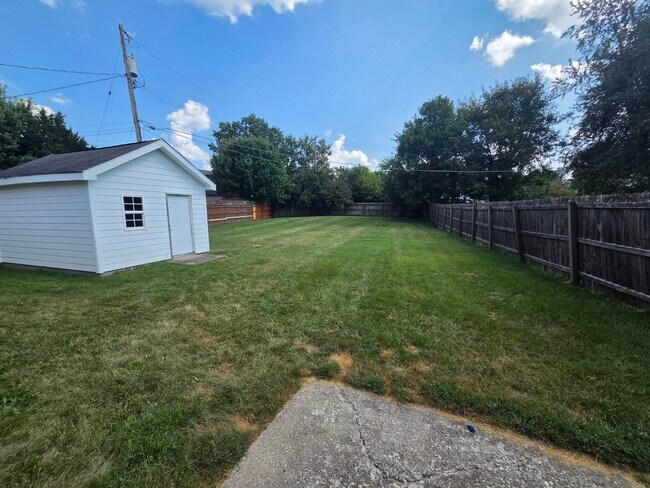 Building Photo - 1352 Canonero Dr