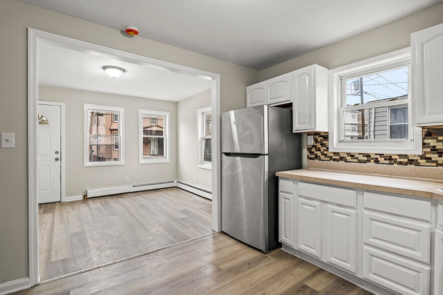 Building Photo - 390 S 19th St