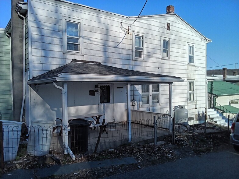 Building Photo - 308 3rd St