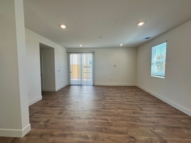 Building Photo - 7820 Rivermeadow Wy