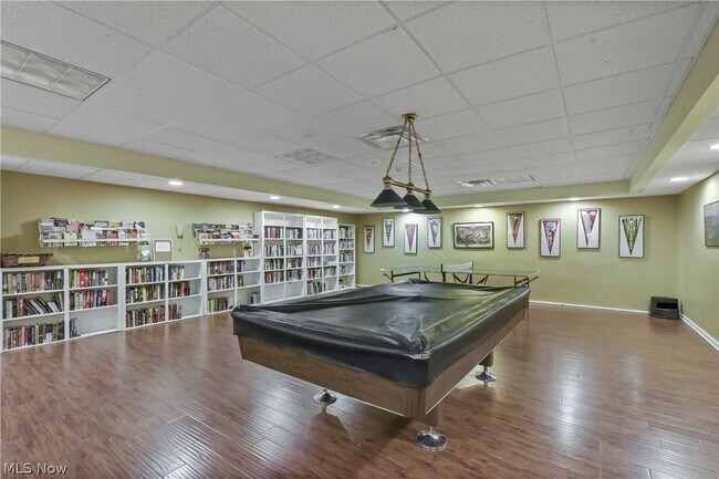 Building Photo - 12500 Edgewater Dr